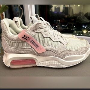 Jordan Women's Cream and Pink Sneakers